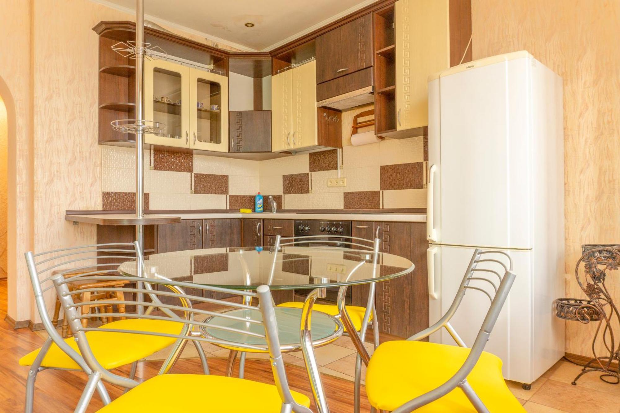 Big Studio Apartment Near River Mall Киев Екстериор снимка