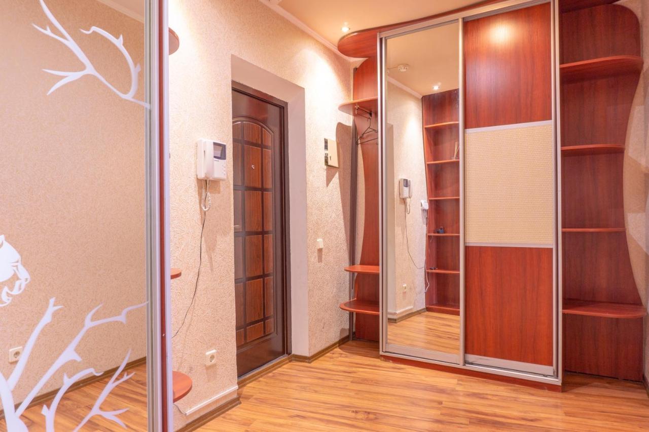 Big Studio Apartment Near River Mall Киев Екстериор снимка