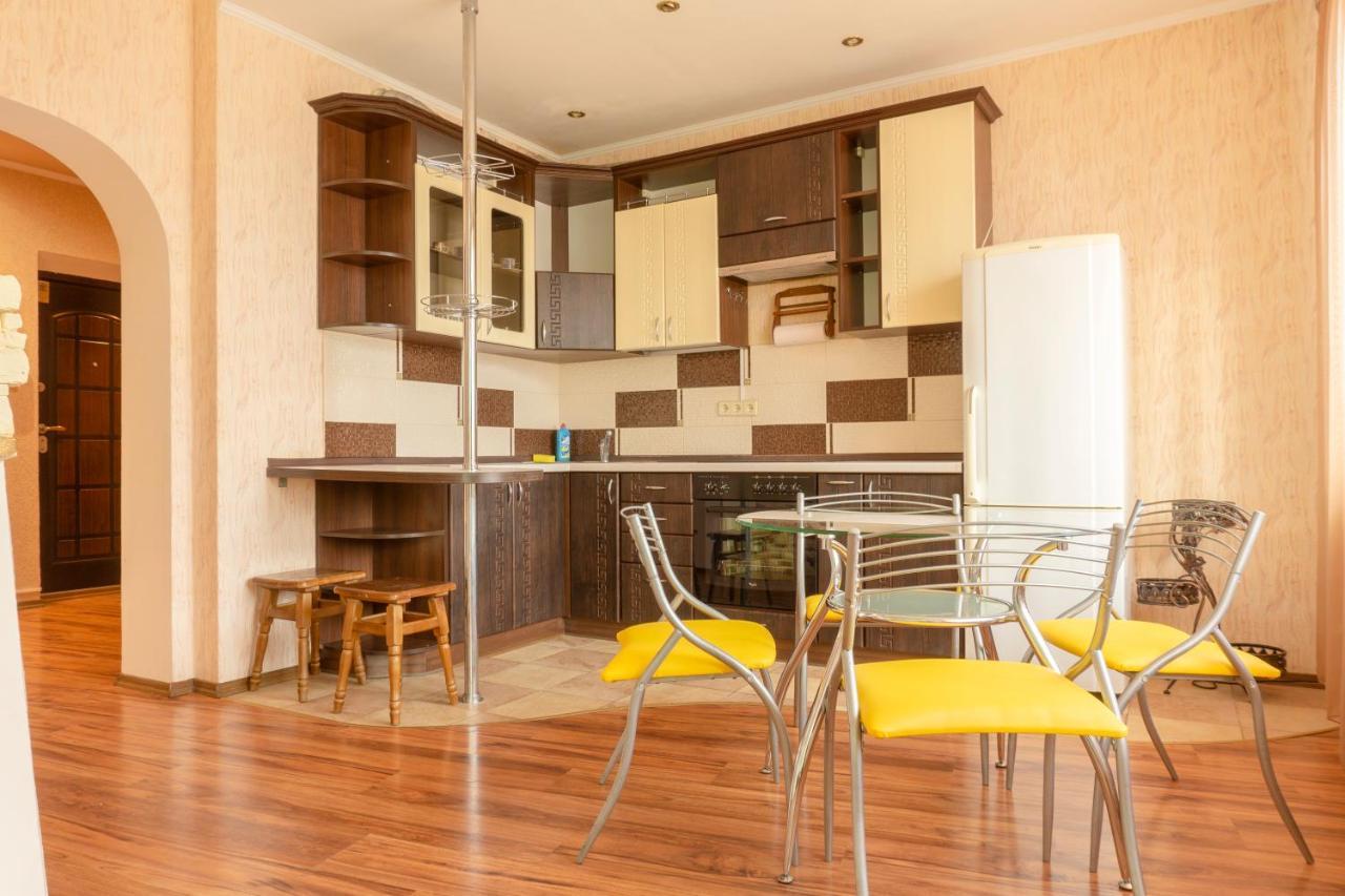 Big Studio Apartment Near River Mall Киев Екстериор снимка