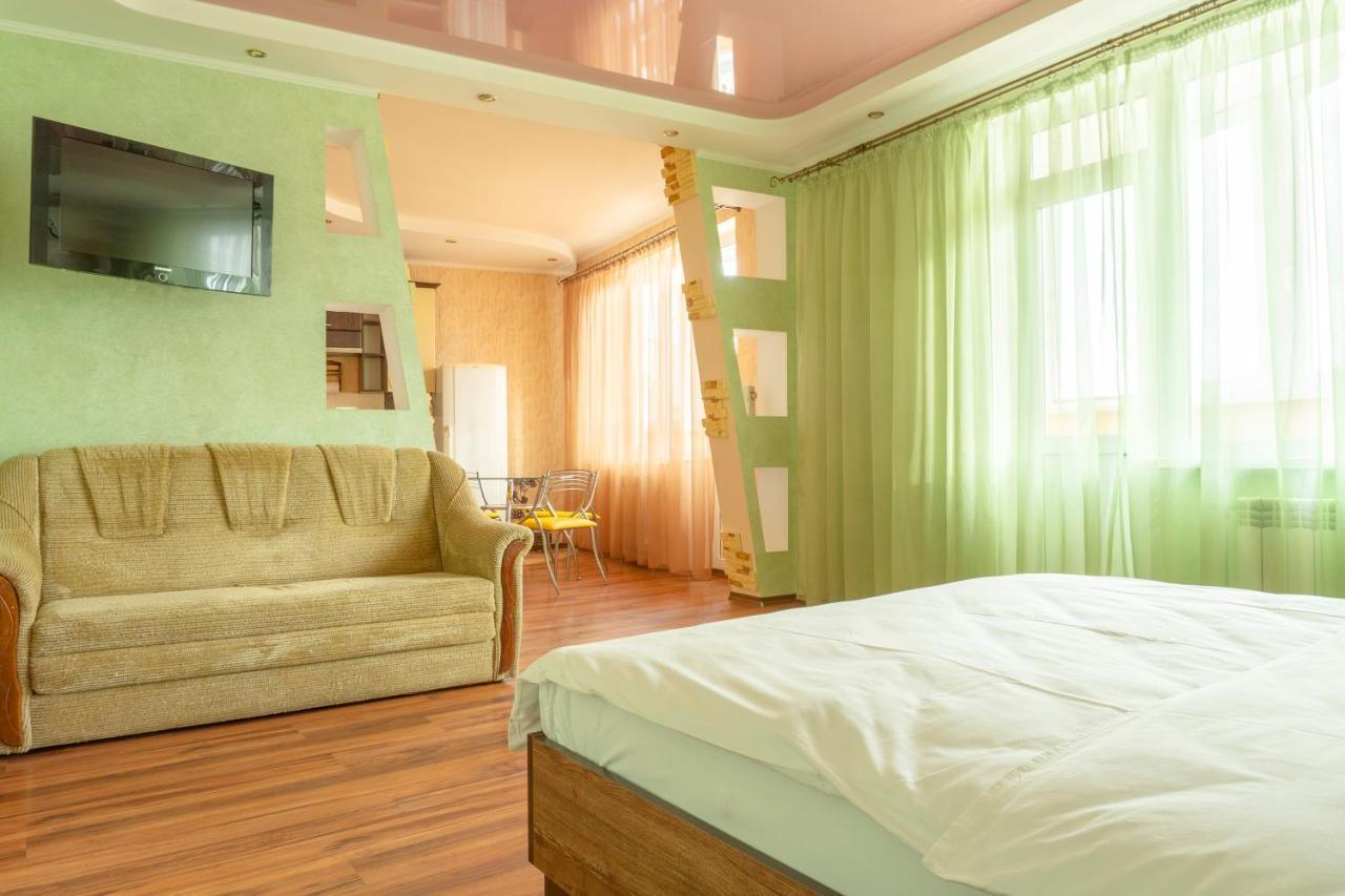 Big Studio Apartment Near River Mall Киев Екстериор снимка